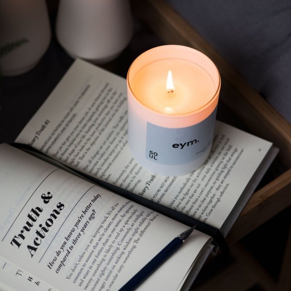 Creating daily rituals with EYM candles.