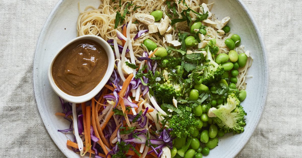 Raw Pad Thai Salad | Detox Kitchen