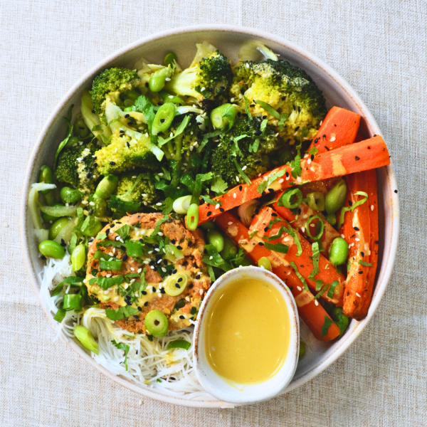 Satay Noodles with Salmon Burgers